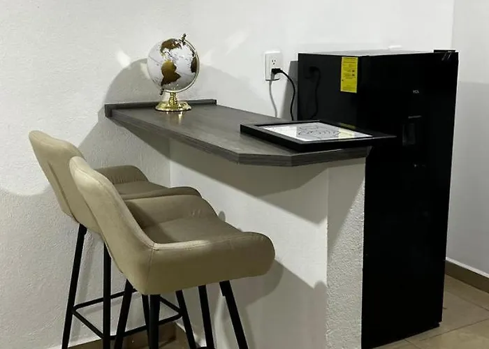 A Pasos Del Aeropuerto Aicm,comodo Y Practico, 2 Camas